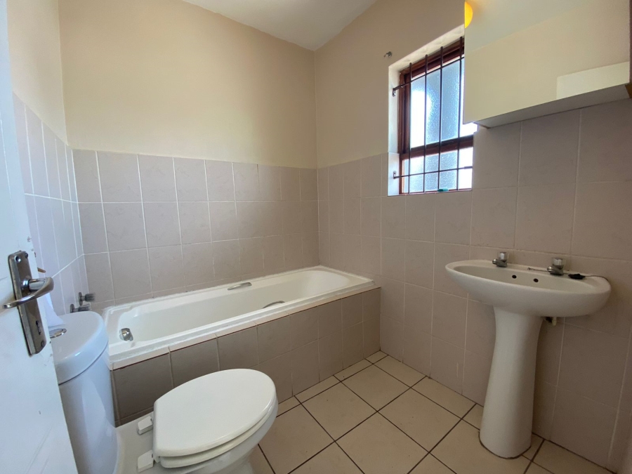 To Let 2 Bedroom Property for Rent in Parklands Western Cape